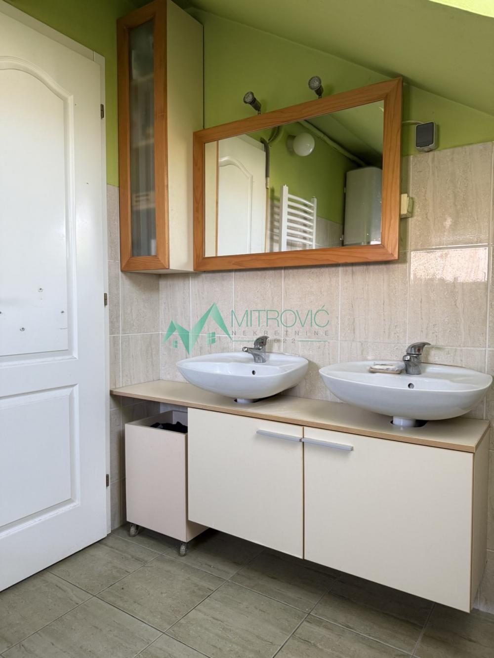 Slika 8 - Troiposoban vrlo funkcionalan Troiposoban, duplex stan, 77m2, Miše Dimitrijevića. (šifra: 1004536) 