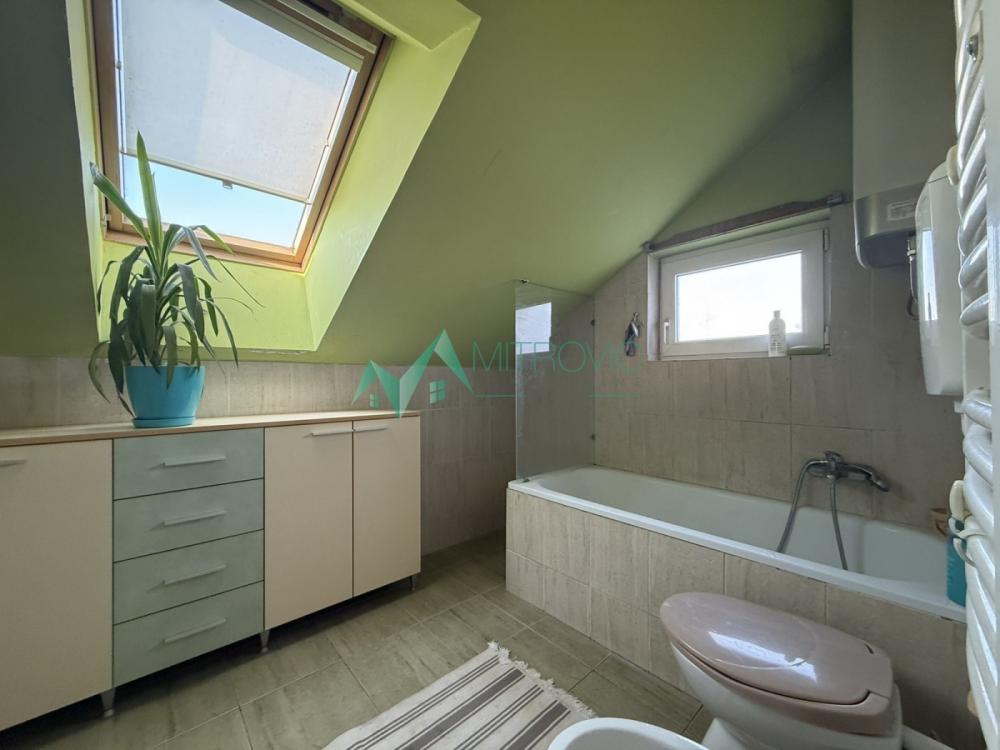 Slika 9 - Troiposoban vrlo funkcionalan Troiposoban, duplex stan, 77m2, Miše Dimitrijevića. (šifra: 1004536) 