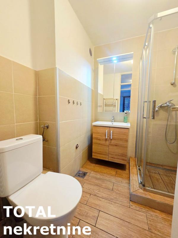 Slika 6 - Stan,NOVI SAD,BULEVAR,kv: 54.00, € 165000, ID: 1102906