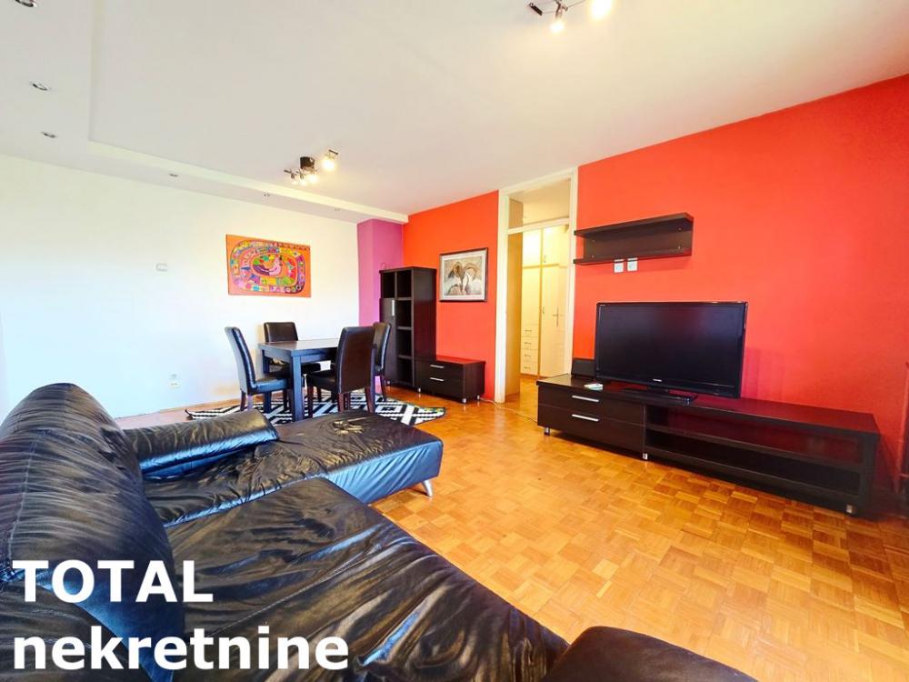 Slika 1 - Stan,NOVI SAD,BULEVAR,kv: 54.00, € 165000, ID: 1102906