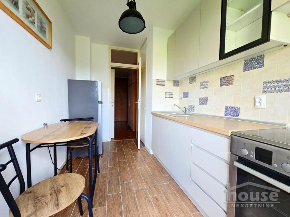 Slika 3 - Stan,NOVI SAD,BULEVAR,kv: 54.00, € 165000, ID: 1066060