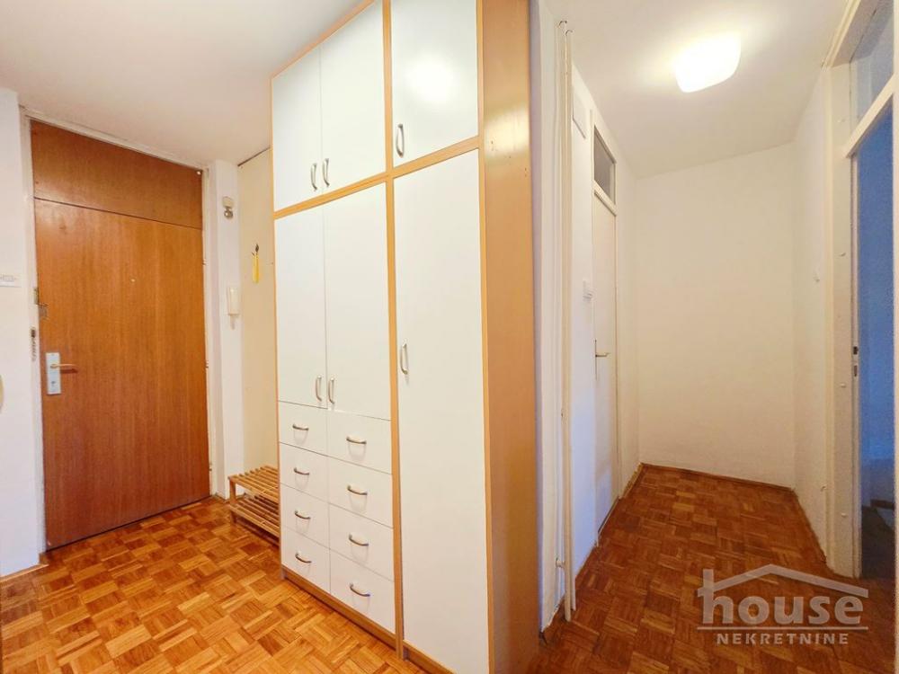 Slika 8 - Stan,NOVI SAD,BULEVAR,kv: 54.00, € 165000, ID: 1066060