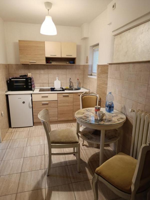 Slika 1 - Dvoiposoban, 52m2, Stari grad Novi Sad, ima lift