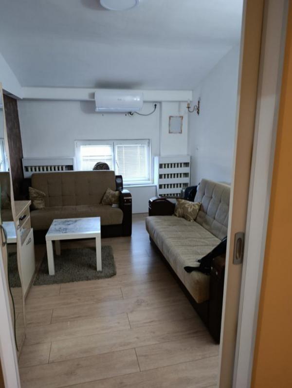 Slika 2 - Dvoiposoban, 52m2, Stari grad Novi Sad, ima lift