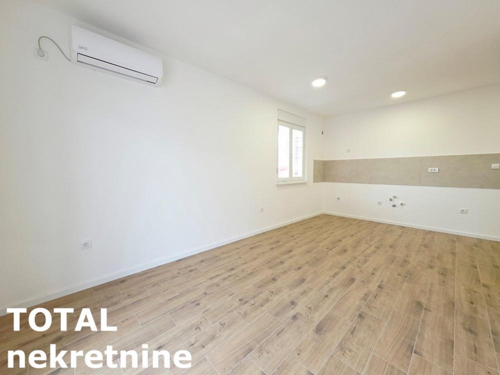 Slika 3 - Stan,NOVI SAD,KLISA,kv: 38.00, € 77490, ID: 1102888