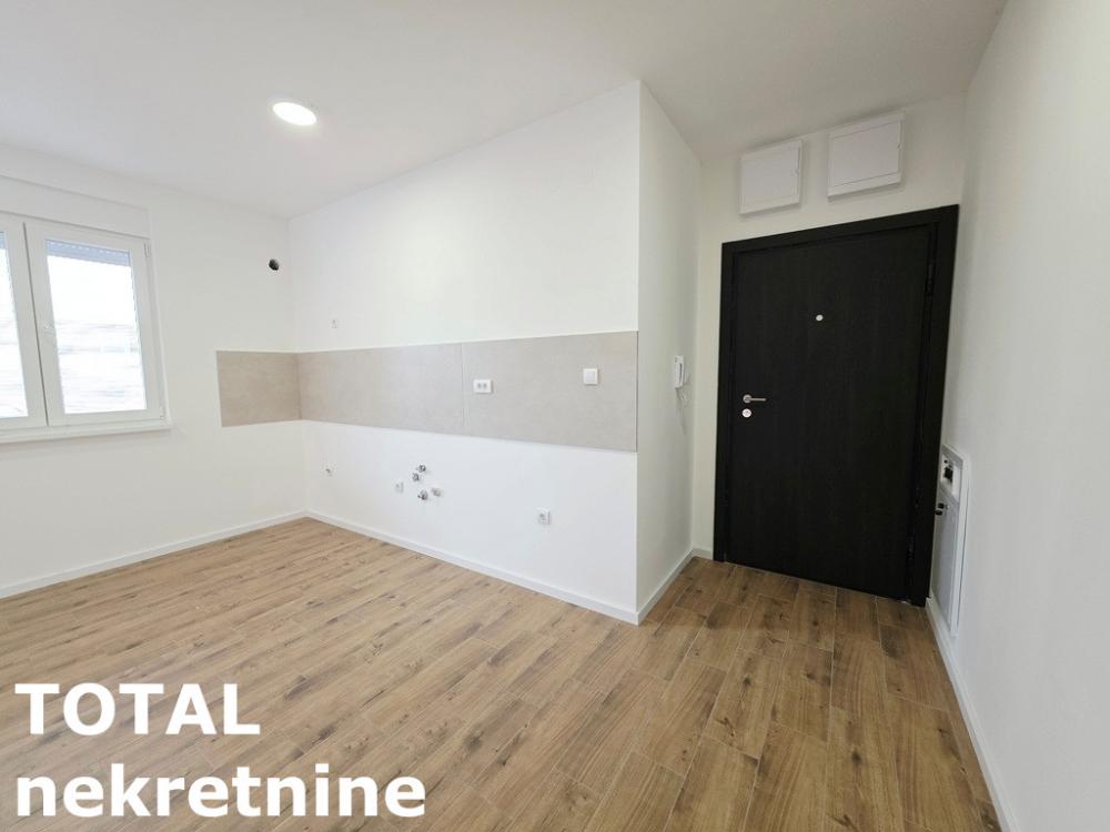 Slika 9 - Stan,NOVI SAD,KLISA,kv: 38.00, € 77490, ID: 1102888