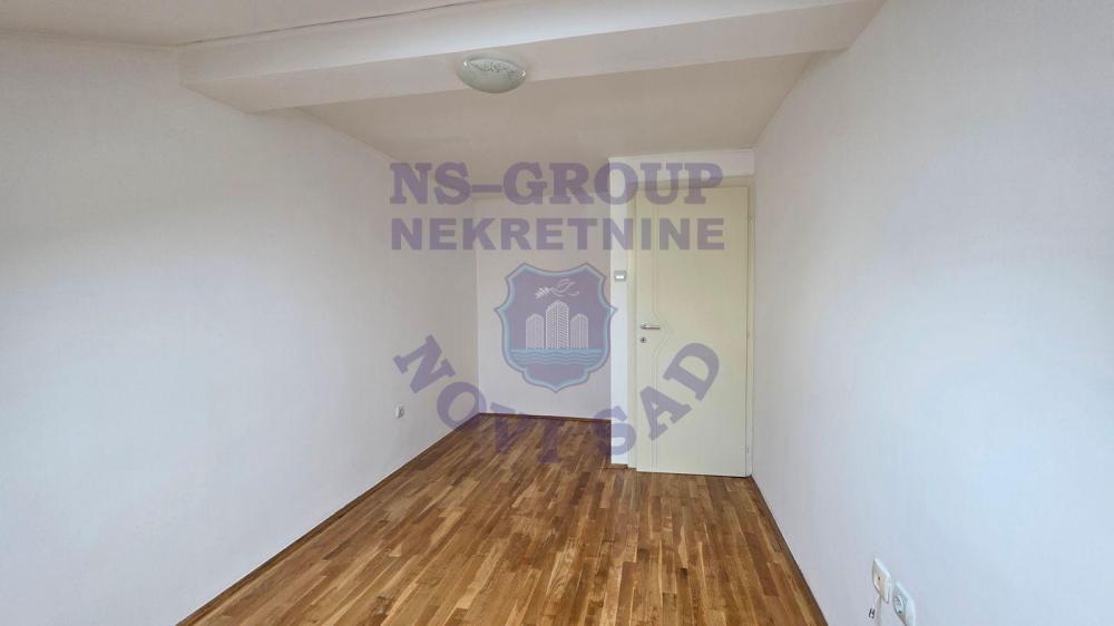 Slika 3 - Odličan četvorosoban stan na Bulevaru Evrope!