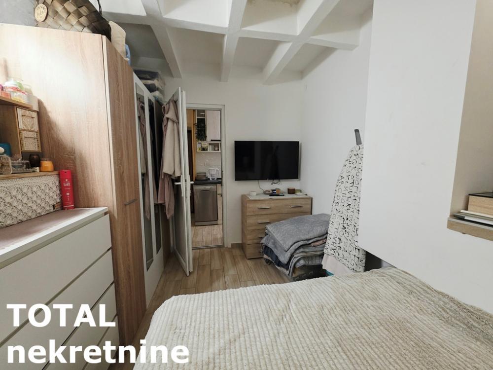 Slika 8 - Stan,NOVI SAD,CENTAR,kv: 33.00, € 110000, ID: 1102897