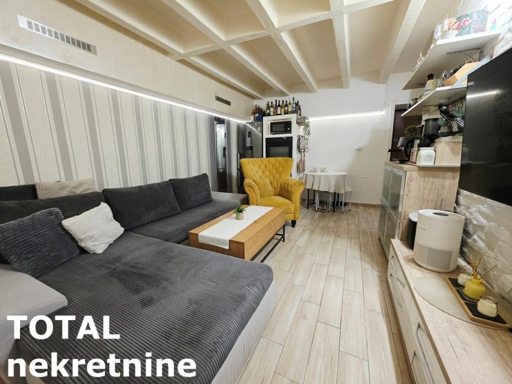 Slika 2 - Stan,NOVI SAD,CENTAR,kv: 33.00, € 110000, ID: 1102897