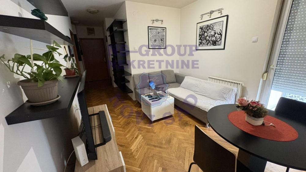 Glavna slika -Na prodaju dvosban stan na odličnoj lokaciji,