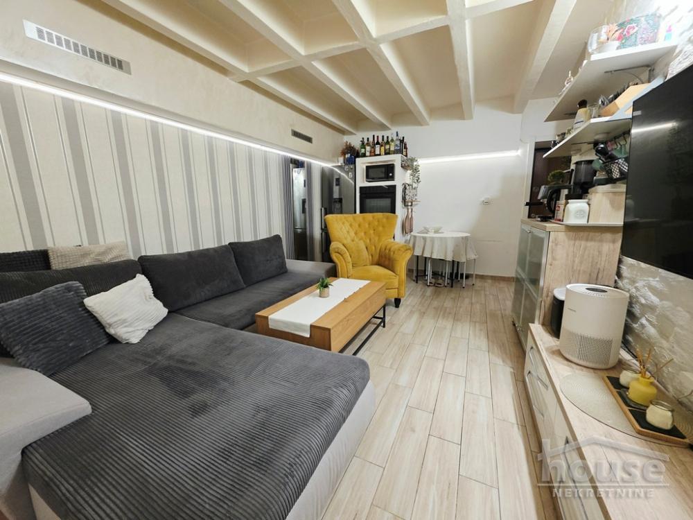 Glavna slika -Stan,NOVI SAD,CENTAR,kv: 33.00, € 110000, ID: 1066051