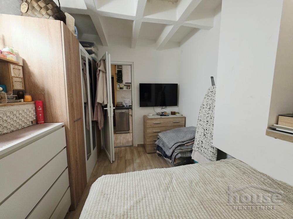 Slika 8 - Stan,NOVI SAD,CENTAR,kv: 33.00, € 110000, ID: 1066051