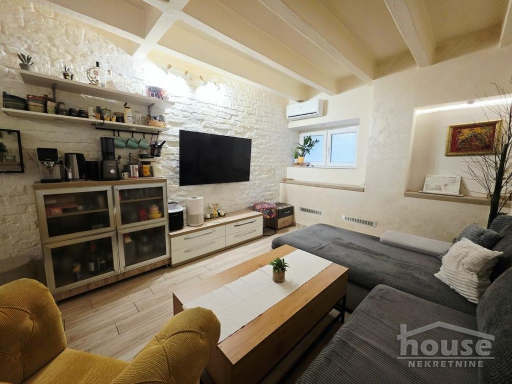 Slika 1 - Stan,NOVI SAD,CENTAR,kv: 33.00, € 110000, ID: 1066051