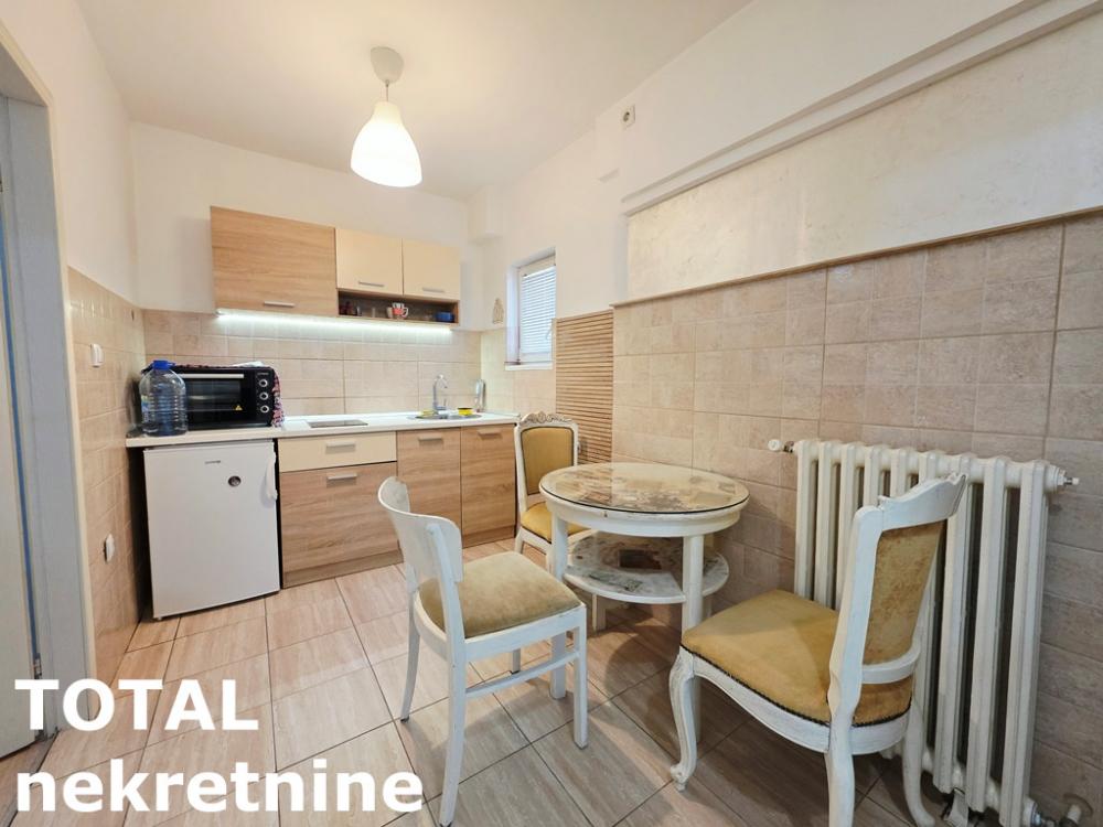 Slika 4 - Stan,NOVI SAD,CENTAR,kv: 52.00, € 150000, ID: 1102917