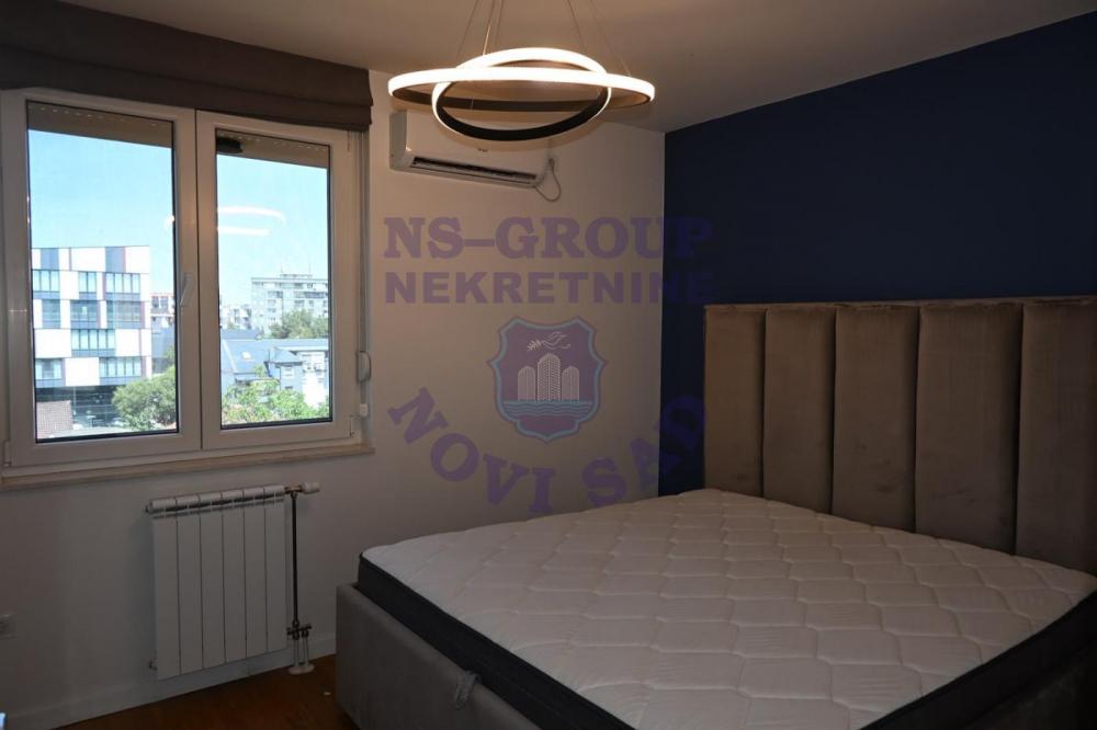 Slika 7 - Četvorosoban, 132m2, Telep Novi Sad, sa terasom, ima lift