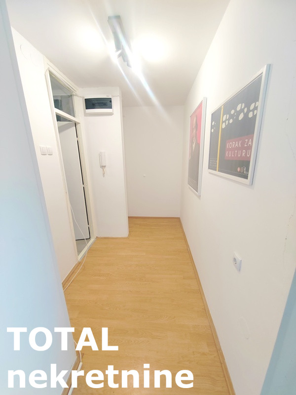 Slika 7 - Stan,NOVI SAD,LIMAN 3,kv: 31.00, € 115000, ID: 1102924