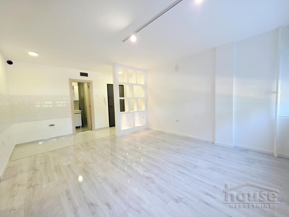 Slika 2 - Stan,NOVI SAD,LIMAN 2,kv: 39.00, € 149000, ID: 1066076
