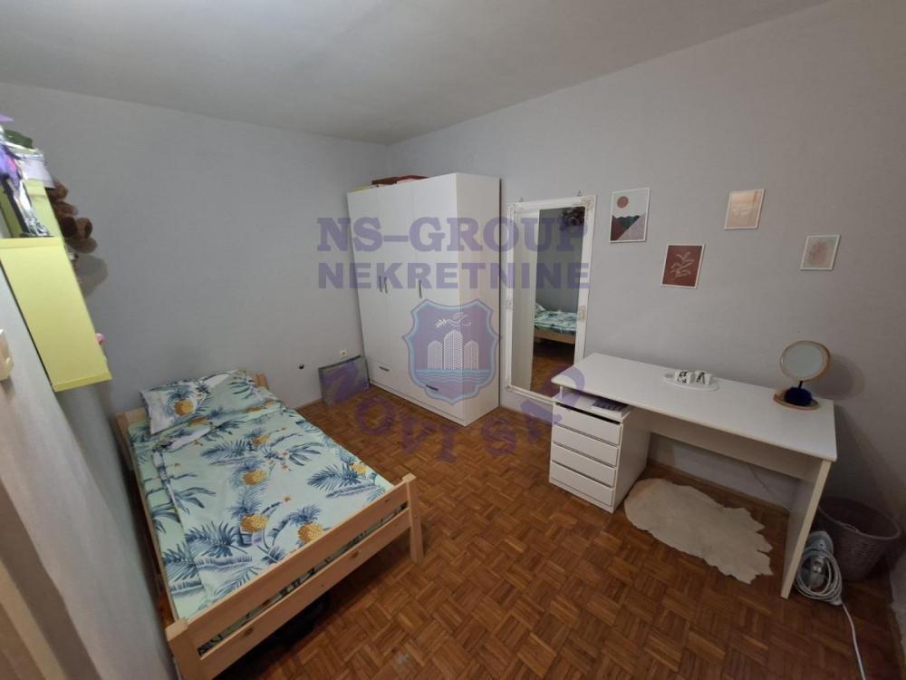 Glavna slika -Dvoiposoban stan na Novom Naselju
