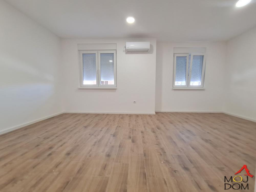 Slika 1 - Stan,NOVI SAD,VIDOVDANSKO NASELJE,kv: 26, € 64890, ID: 1032534