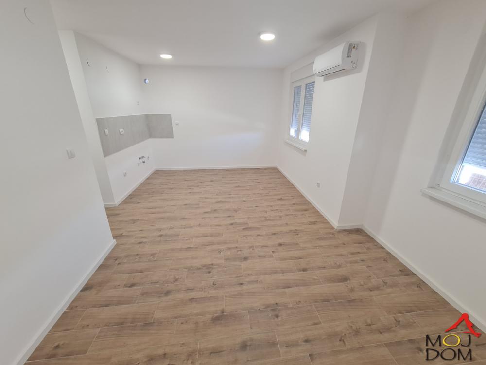 Slika 2 - Stan,NOVI SAD,VIDOVDANSKO NASELJE,kv: 26, € 64890, ID: 1032534