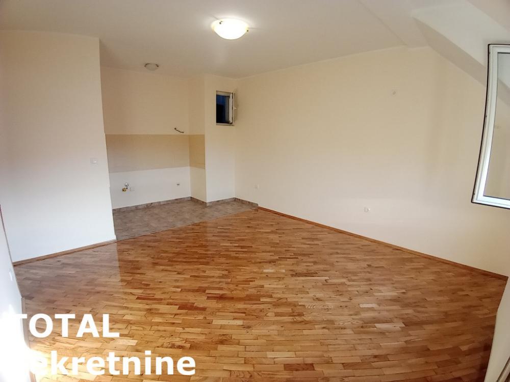 Glavna slika -Stan,NOVI SAD,ADICE,kv: 38.00, € 95000, ID: 1102819