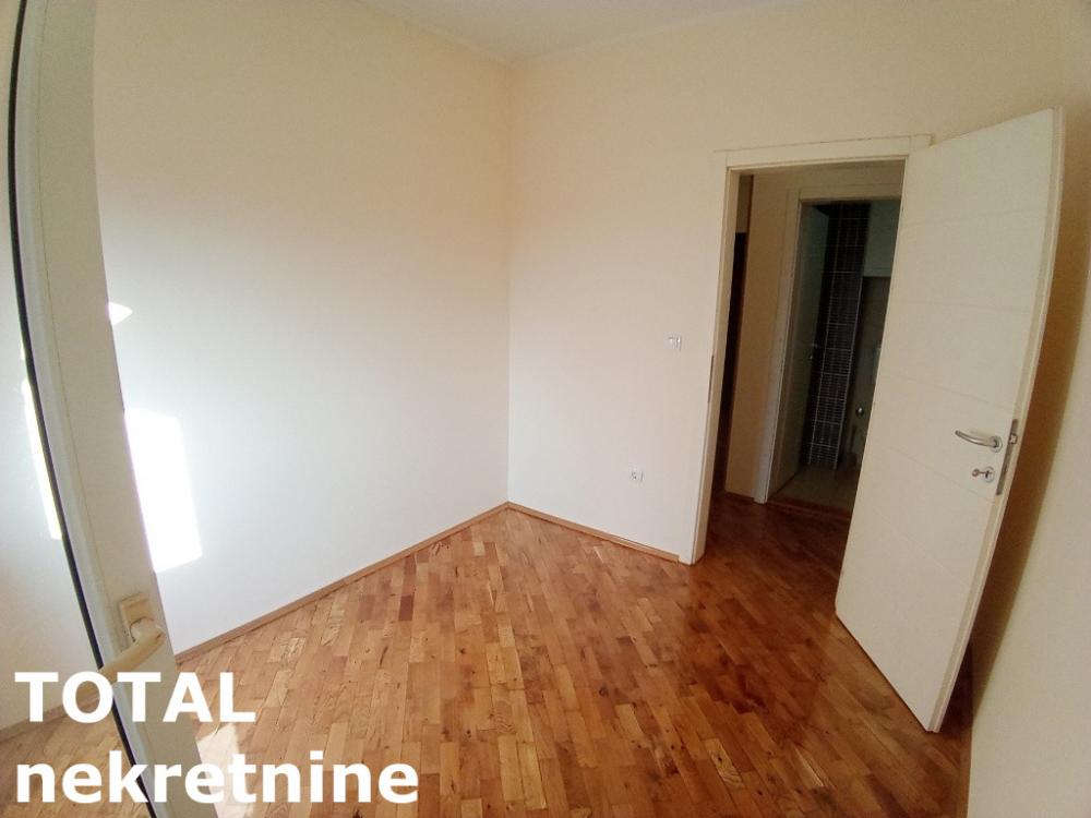 Slika 9 - Stan,NOVI SAD,ADICE,kv: 38.00, € 95000, ID: 1102819