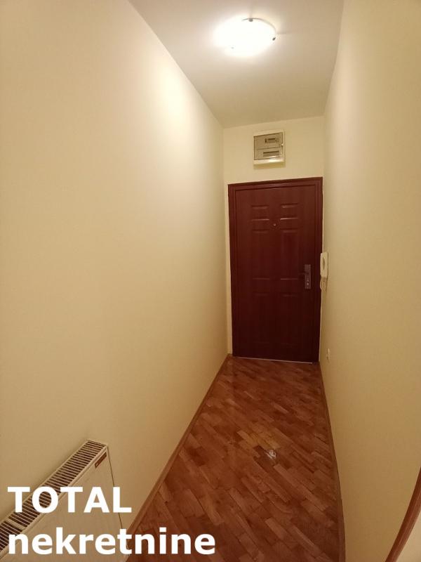 Slika 4 - Stan,NOVI SAD,ADICE,kv: 38.00, € 95000, ID: 1102819
