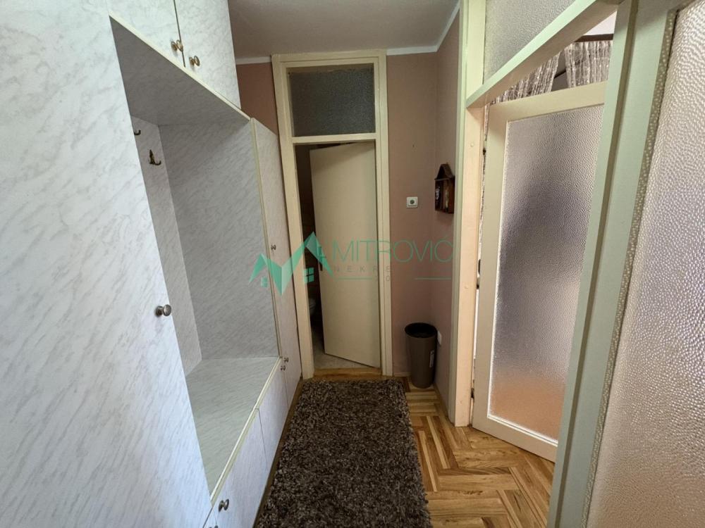Slika 6 - Prodaje se namešten stan na Bulevaru oslobođenja (Šifra: 1004088) 