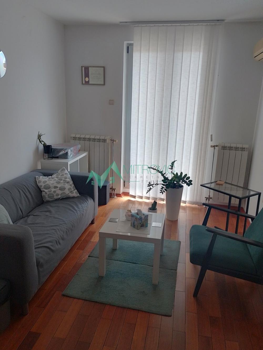 Glavna slika -Prodaje se garsonjera na Bulevaru oslobođenja-moguća kupovina putem kredita za mlade (šifra oglasa: 1004546) 