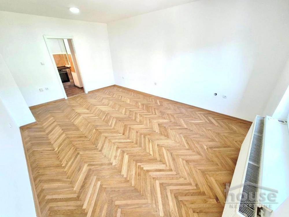 Slika 1 - Stan,NOVI SAD,SAJAM,kv: 40.00, € 137000, ID: 1065962