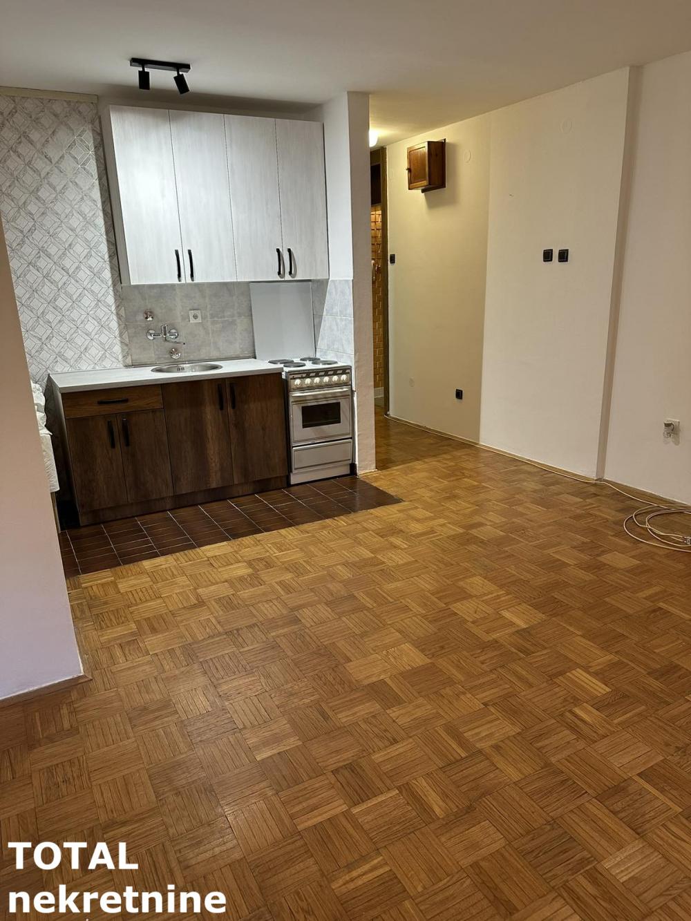 Slika 2 - Stan,NOVI SAD,NOVO NASELJE ŠONSI,kv: 27.00, € 81000, ID: 1102878