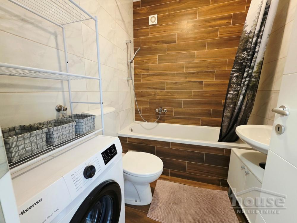 Slika 8 - Stan,NOVI SAD,BULEVAR EVROPE,kv: 48.00, € 149900, ID: 1066077