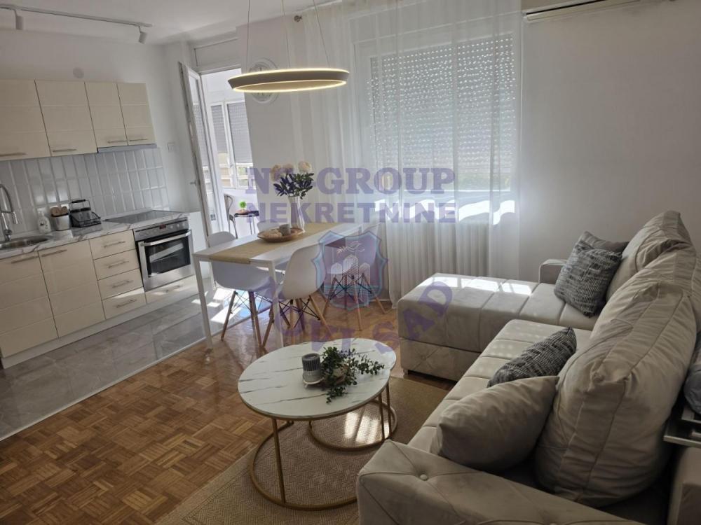Slika 4 - Dvosoban, 41m2, Novo naselje Novi Sad, sa terasom, ima lift