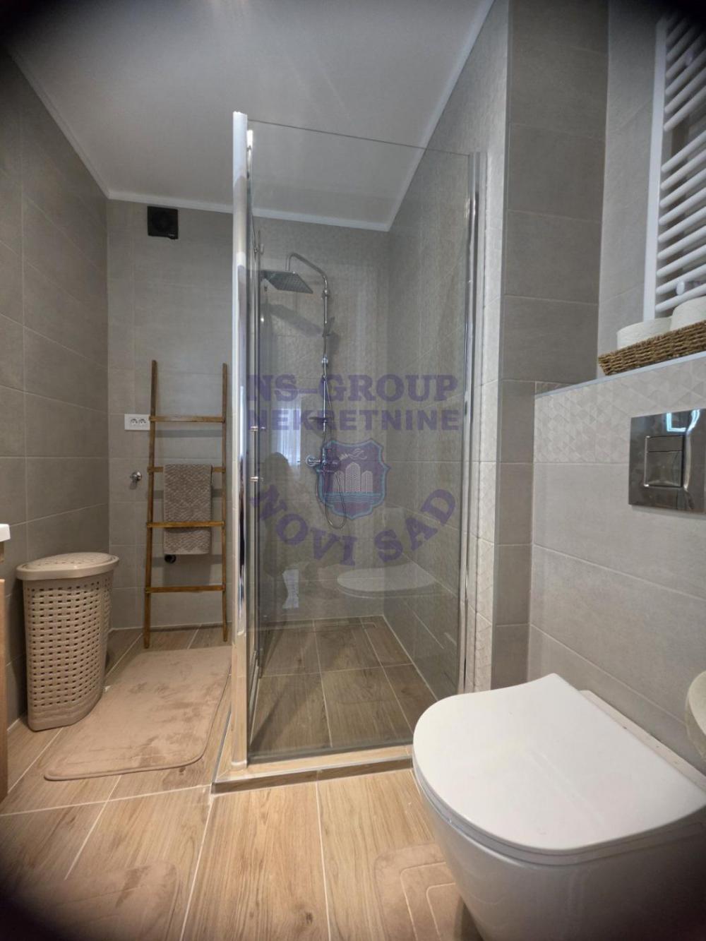 Slika 9 - Dvosoban, 41m2, Novo naselje Novi Sad, sa terasom, ima lift
