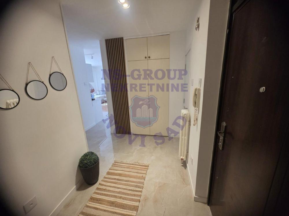 Slika 8 - Dvosoban, 41m2, Novo naselje Novi Sad, sa terasom, ima lift