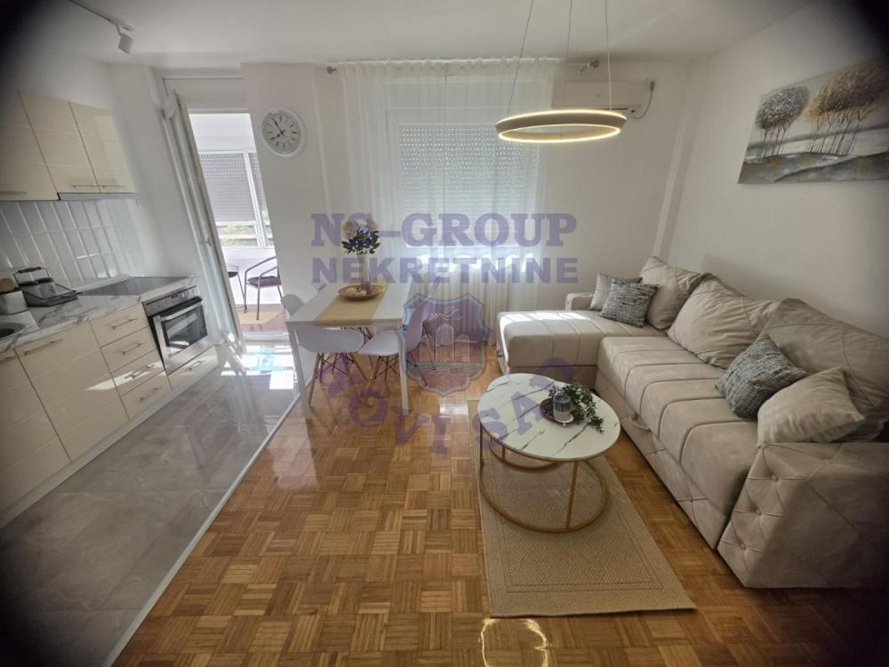 Slika 1 - Dvosoban, 41m2, Novo naselje Novi Sad, sa terasom, ima lift
