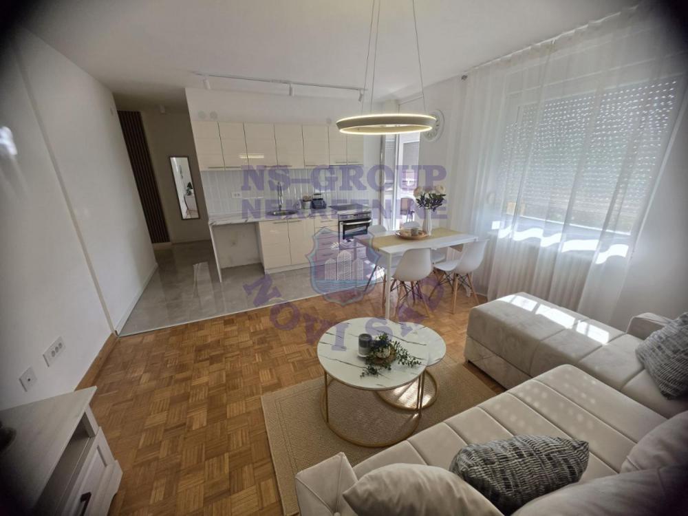 Slika 4 - Dvosoban, 41m2, Novo naselje Novi Sad, sa terasom, ima lift
