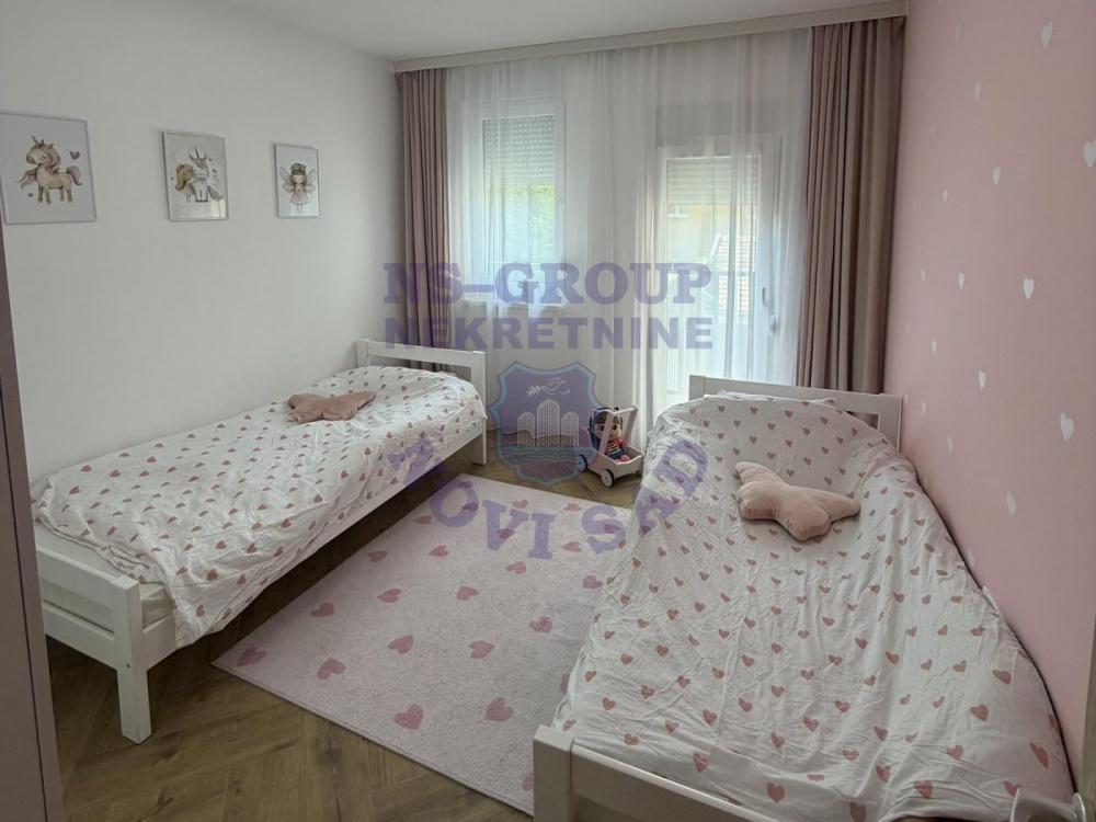 Slika 7 - Odličan četvorosoban stan u Bačkoj Palanci 99m2