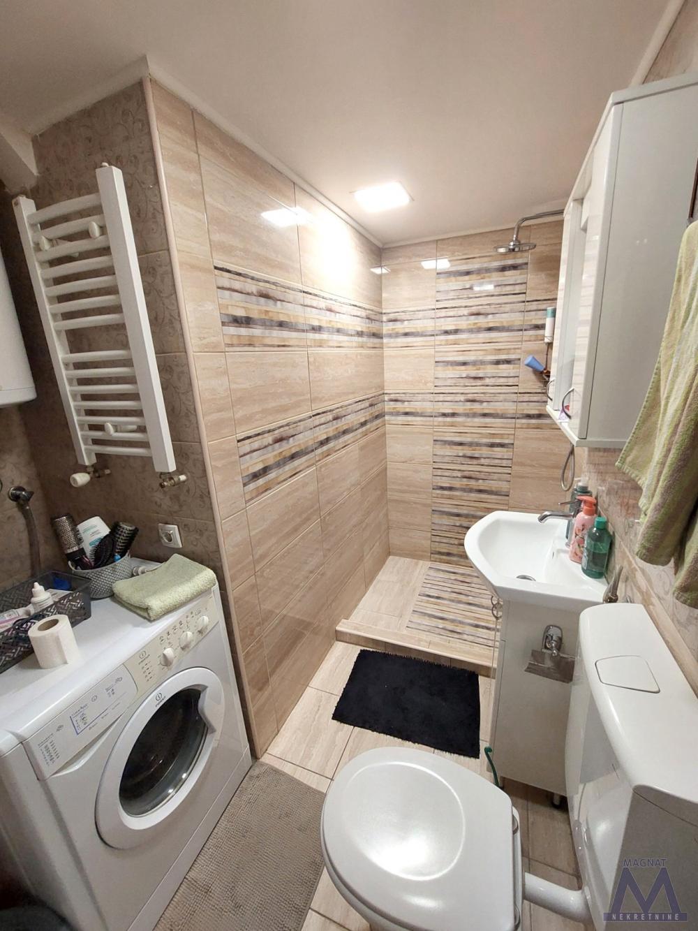 Slika 9 - Stan,NOVI SAD,CENTAR,kv: 52, € 160700, ID: 1019416