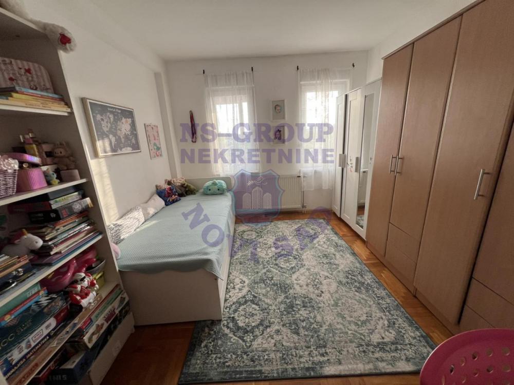 Slika 5 - Dvosoban, 43m2, Detelinara Novi Sad, sa terasom, ima lift