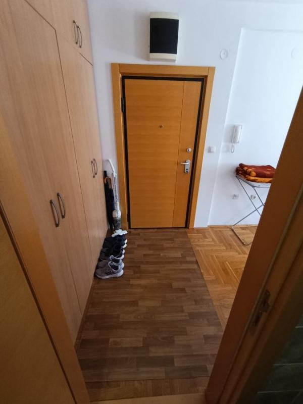 Slika 4 - Garsonjera 32m ugao Radničke/Strazilovske uknjizena TOP