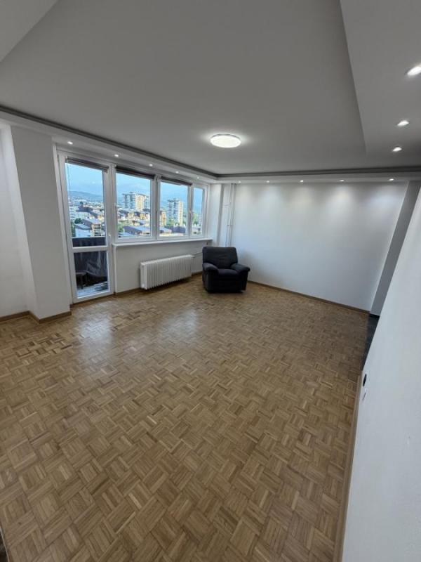 Slika 3 - Trosoban LUX stedjem Novi Sad, Liman I useljiv uknjizen