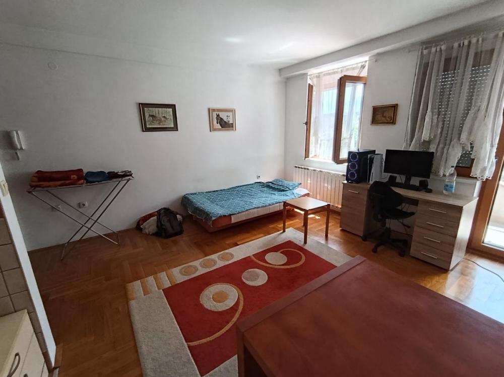 Slika 8 - Garsonjera 32m Strazilovska TOP KOKACIJA kod Fakulteta useljivo