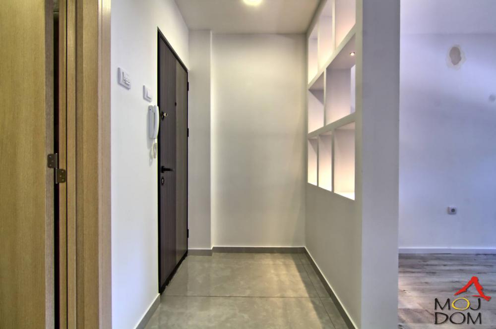 Slika 5 - Stan,NOVI SAD,BULEVAR,kv: 39, € 153500, ID: 1032537