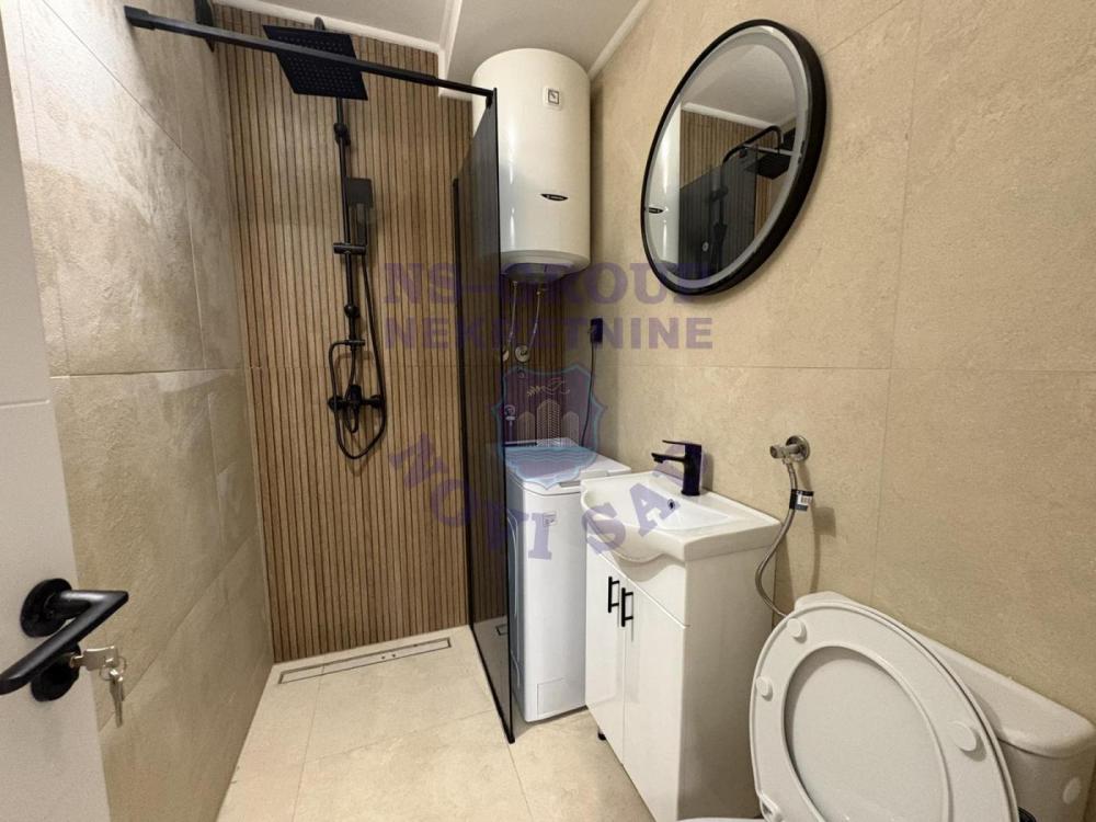 Slika 2 - Dvosoban, 40m2, Detelinara Novi Sad, sa terasom, ima lift