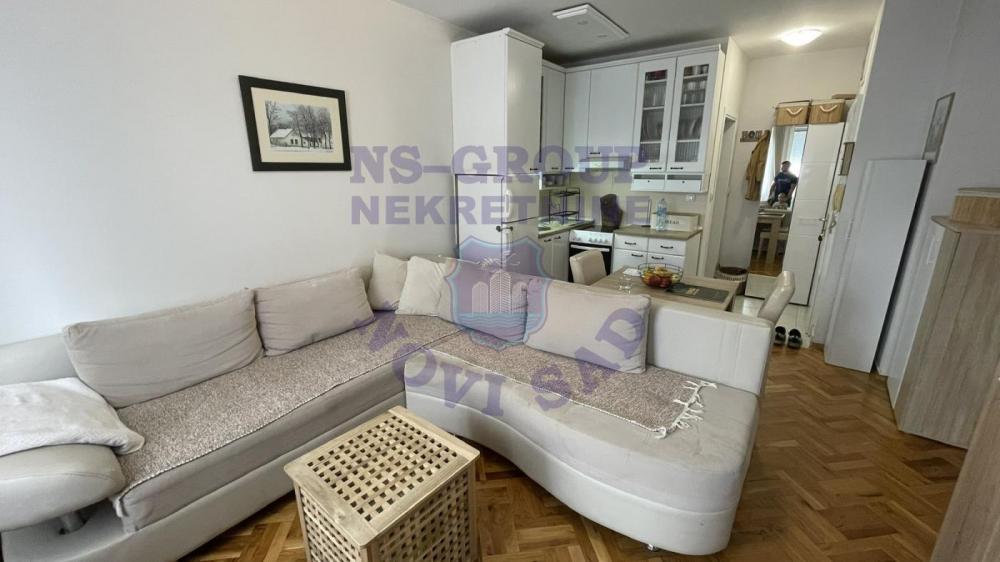Slika 1 - Garsonjera 27m2 Nova Detelinara