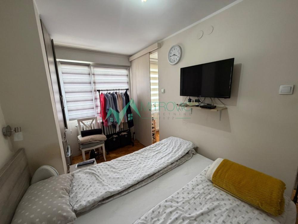 Slika 5 - Na prodaju četvoroiposoban stan, 80m² (76m² + dve terase)