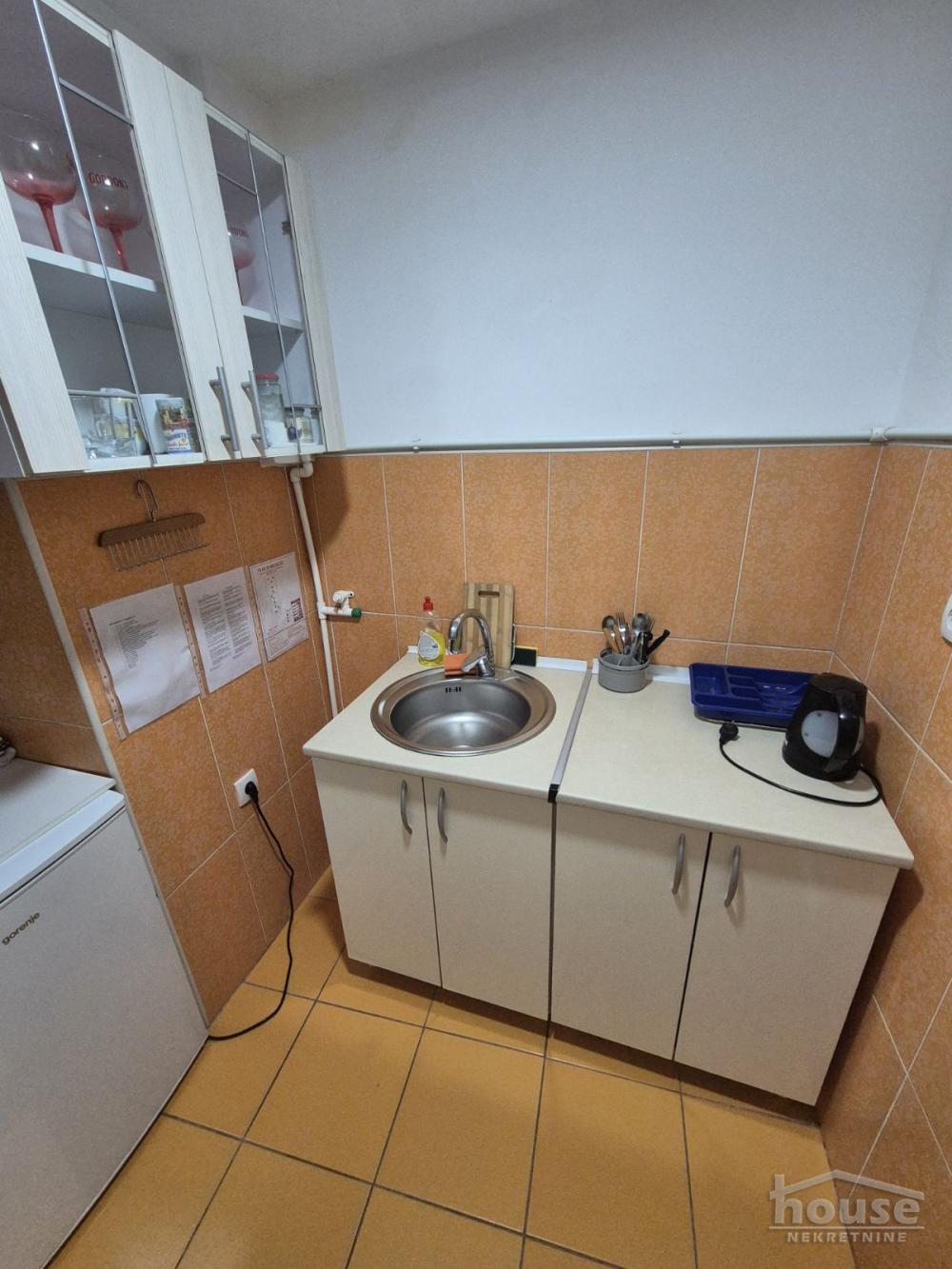 Slika 11 - Stan,NOVI SAD,GRBAVICA,kv: 80.00, € 150000, ID: 1066105