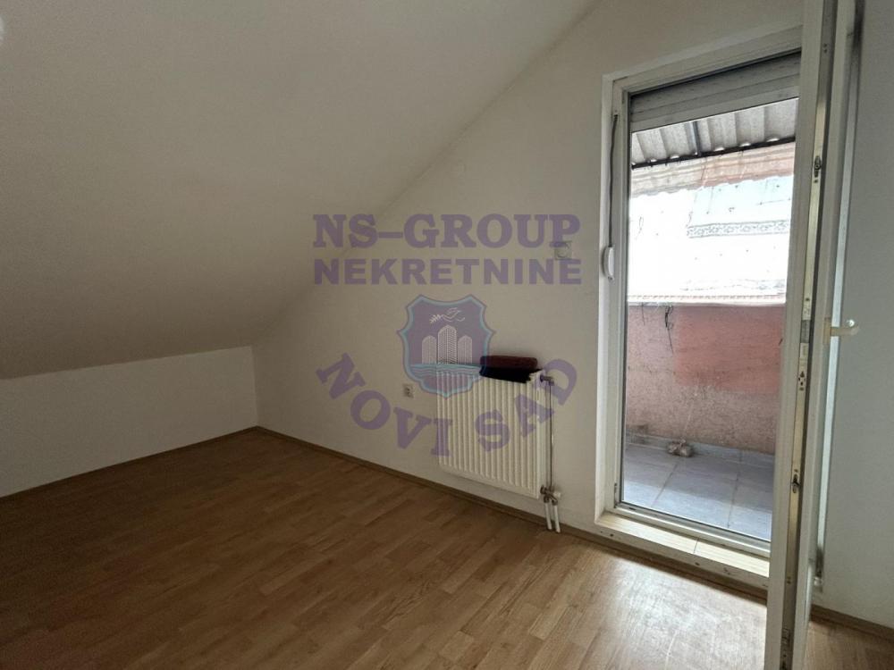 Slika 2 - Jednoiposoban, 27m2, Bulevar patrijarha Pavla (Somborski bulevar) Novi Sad, sa terasom