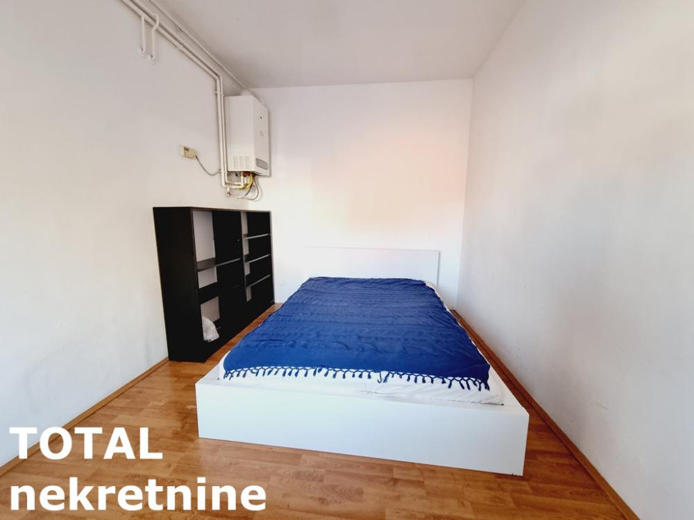 Slika 9 - Stan,PETROVARADIN,GRADIC,kv: 85.00, € 115000, ID: 1099515